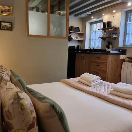 La Saint Jean Cosy For Two With Fireplace Centre